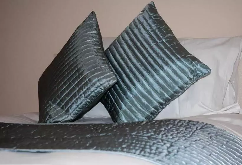 호텔 Greyhound Country Inn