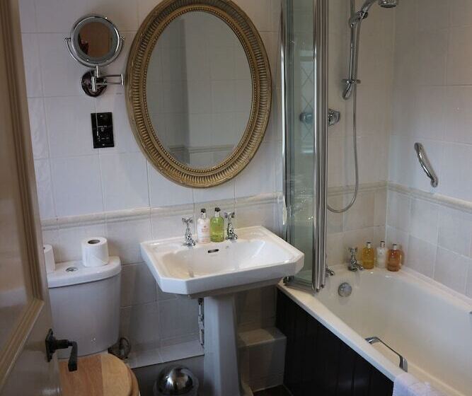 ホテル The Broadway