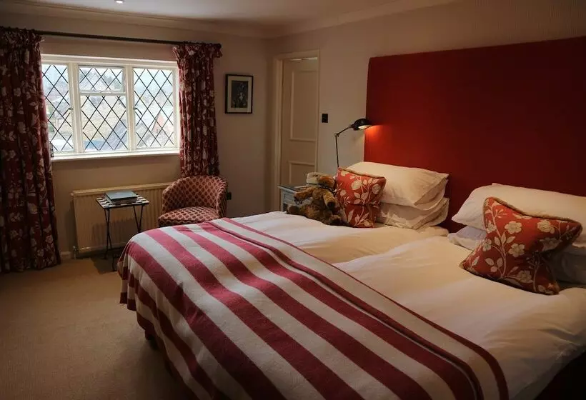 בית מלון כפרי The Broadway