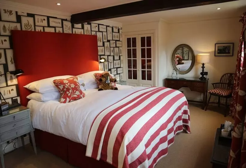 בית מלון כפרי The Broadway