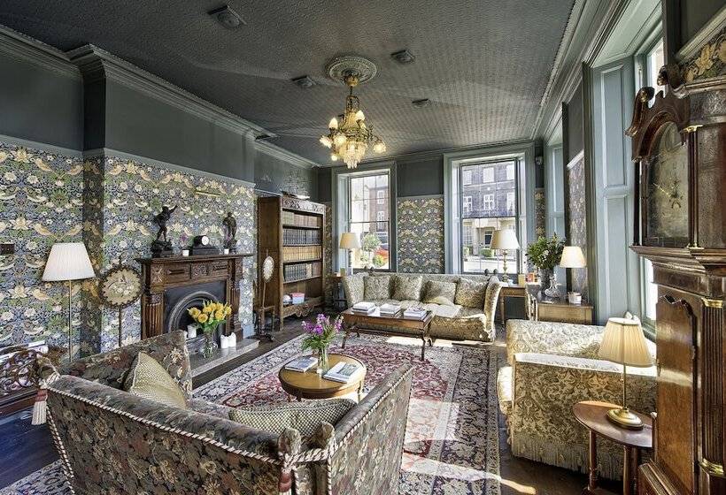 Отель The Central