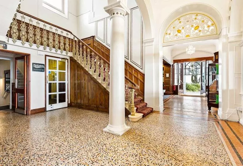 فندق The Falmouth