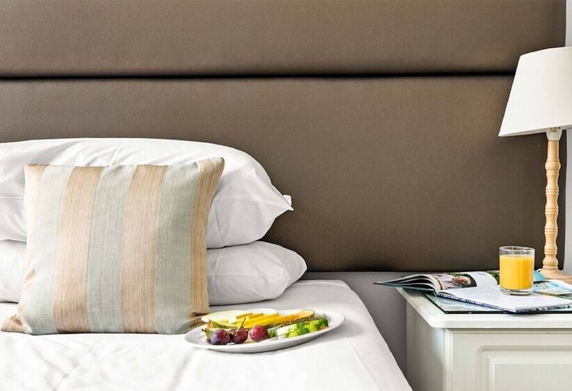 Отель The Falmouth