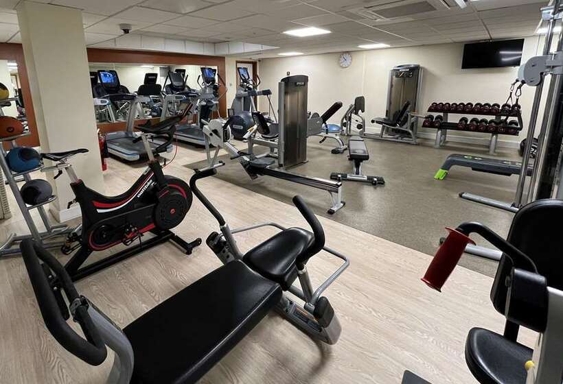 בית מלון כפרי Hilton London Croydon