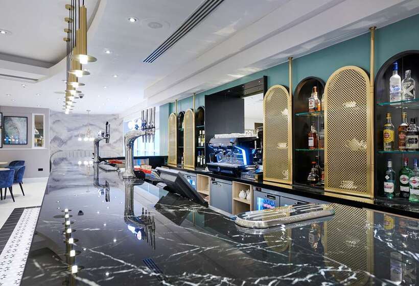 בית מלון כפרי Hilton London Croydon