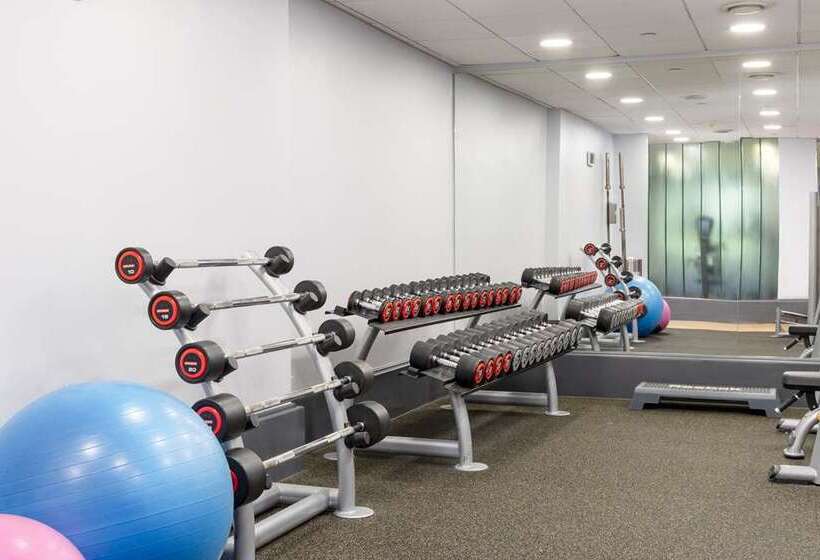 فندق Hilton London Heathrow Airport