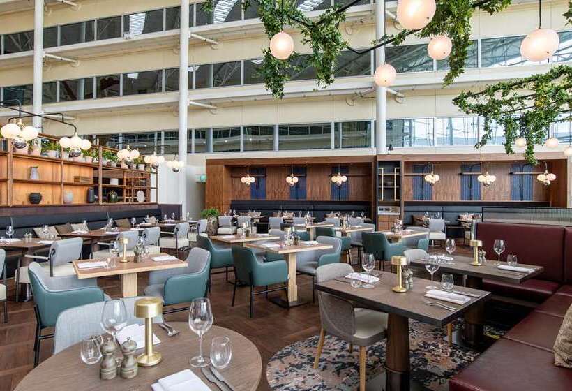 فندق Hilton London Heathrow Airport