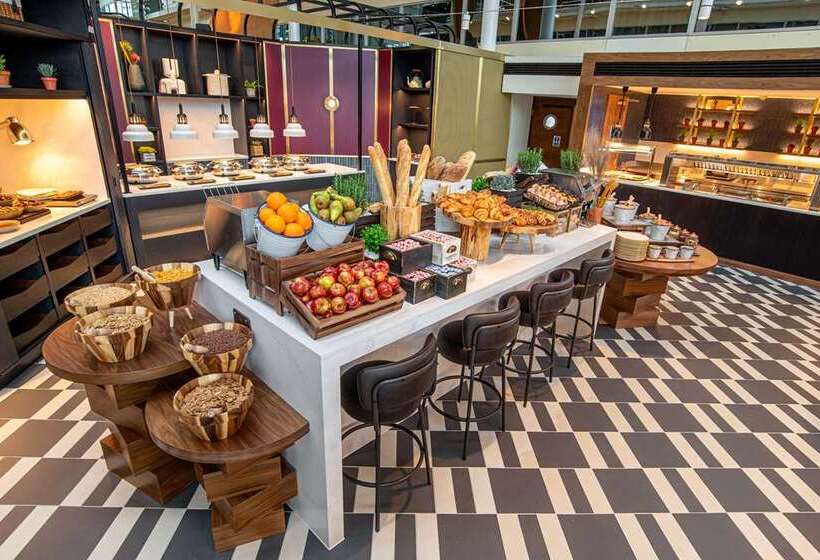 فندق Hilton London Heathrow Airport