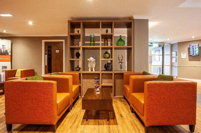فندق Holiday Inn Express Edinburgh Airport, An Ihg