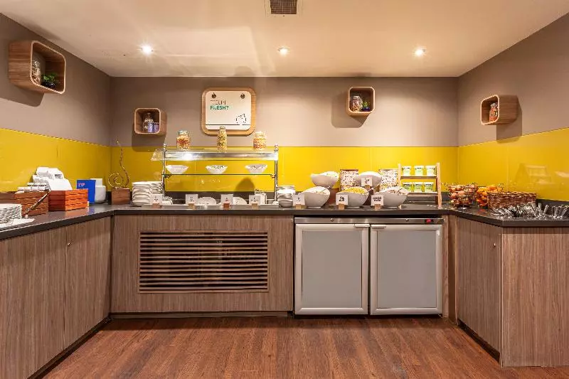 ホテル Holiday Inn Express Edinburgh Airport, An Ihg