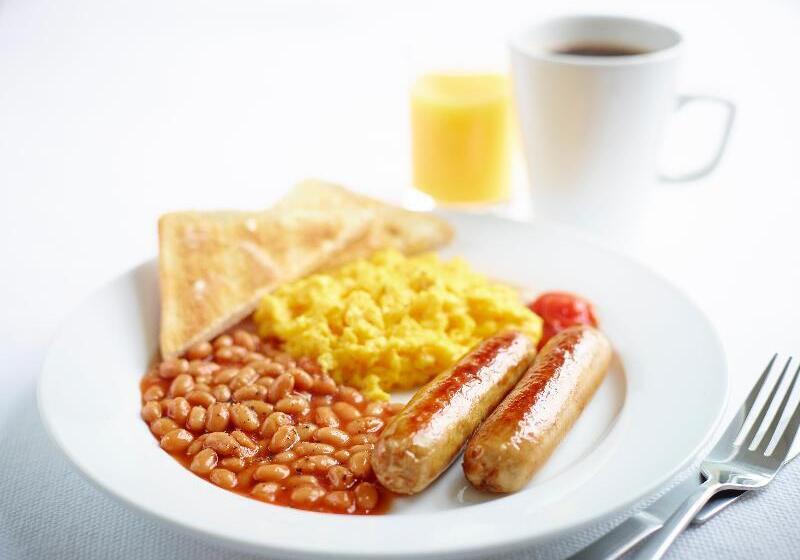 فندق Holiday Inn Express Edinburgh Airport, An Ihg