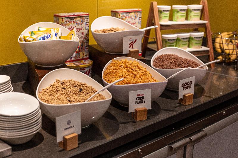 فندق Holiday Inn Express Edinburgh Airport, An Ihg