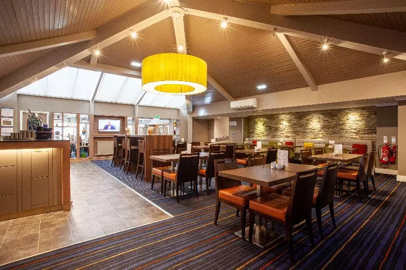 ホテル Holiday Inn Express Edinburgh Airport, An Ihg