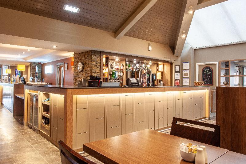 فندق Holiday Inn Express Edinburgh Airport, An Ihg