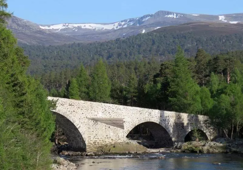 Отель Invercauld Arms