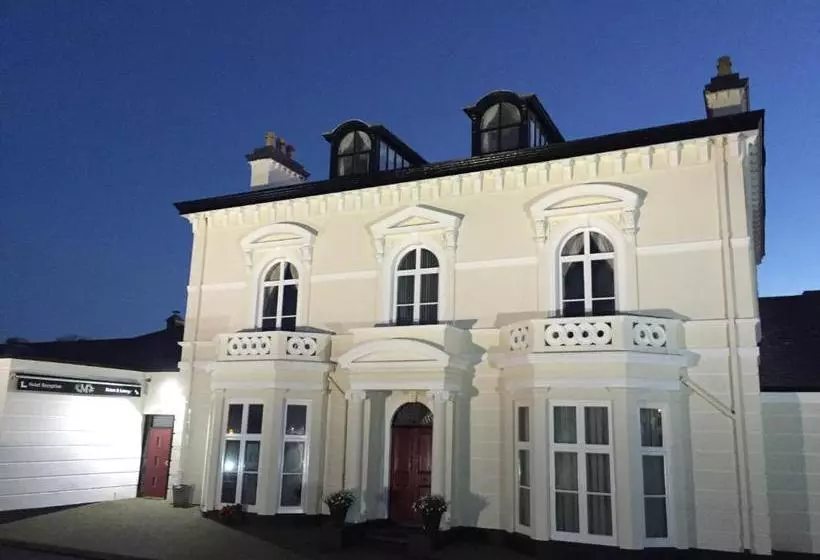 ホテル Magherabuoy House