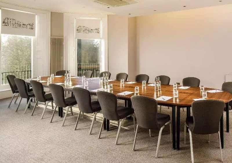 בית מלון כפרי Mercure Gloucester  Bowden Hall