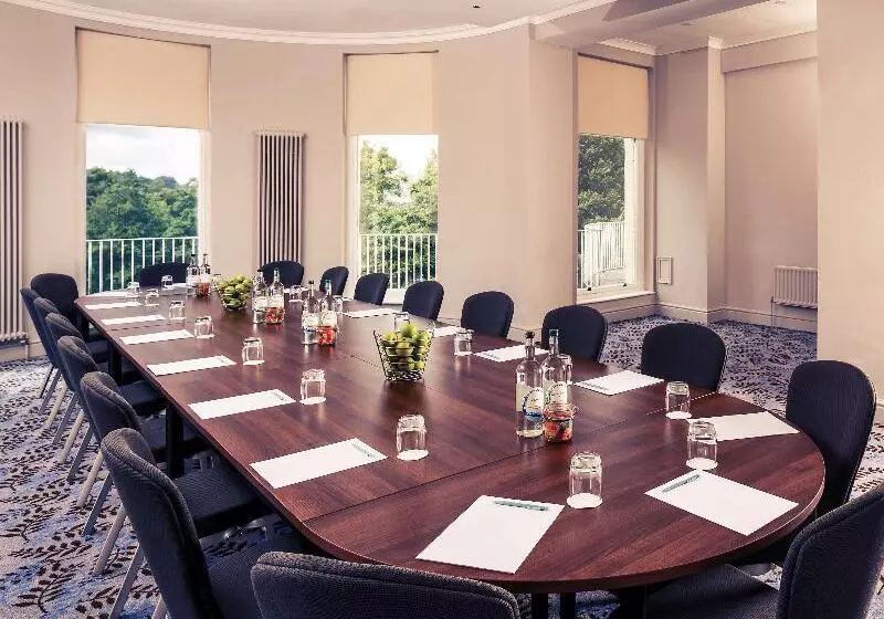 בית מלון כפרי Mercure Gloucester  Bowden Hall