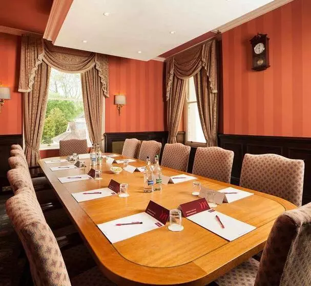 בית מלון כפרי Mercure Gloucester  Bowden Hall