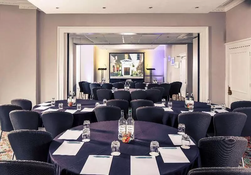 בית מלון כפרי Mercure Gloucester  Bowden Hall