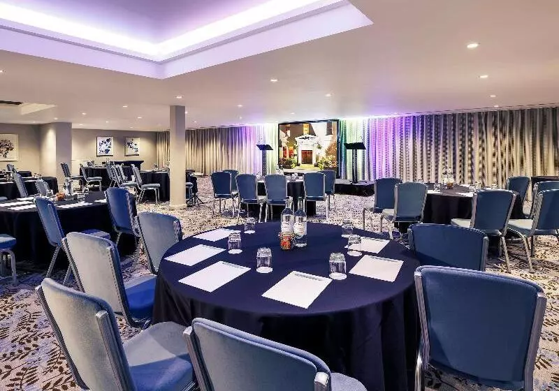 בית מלון כפרי Mercure Gloucester  Bowden Hall