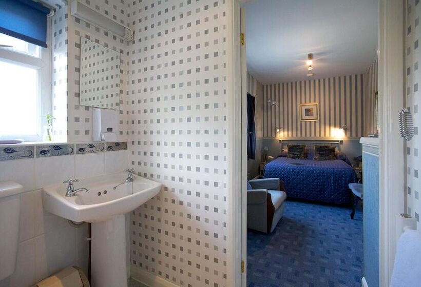 فندق Moonraker House