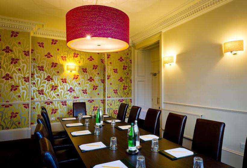 هتل The Parklands