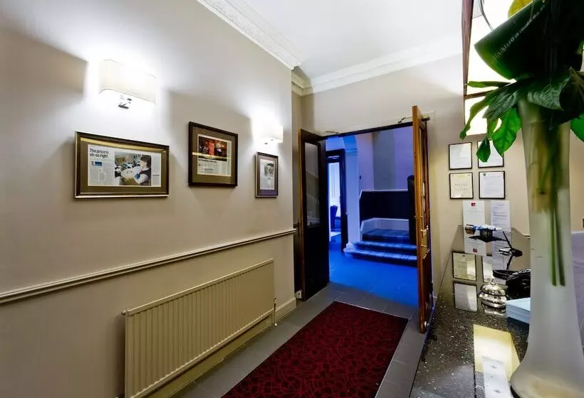 Отель The Parklands