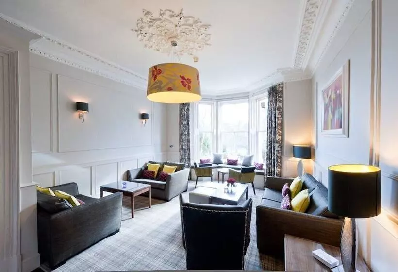 Отель The Parklands