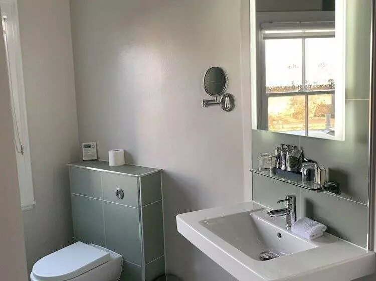 Отель The Parklands