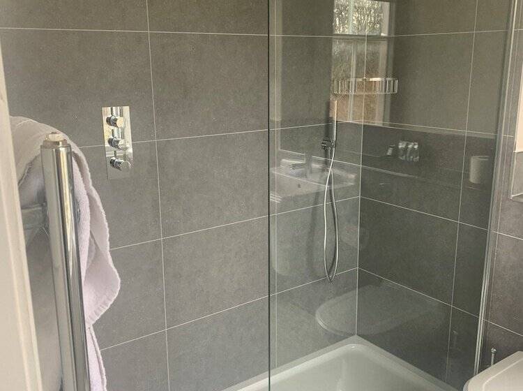 هتل The Parklands