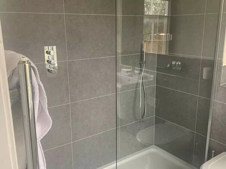 Отель The Parklands