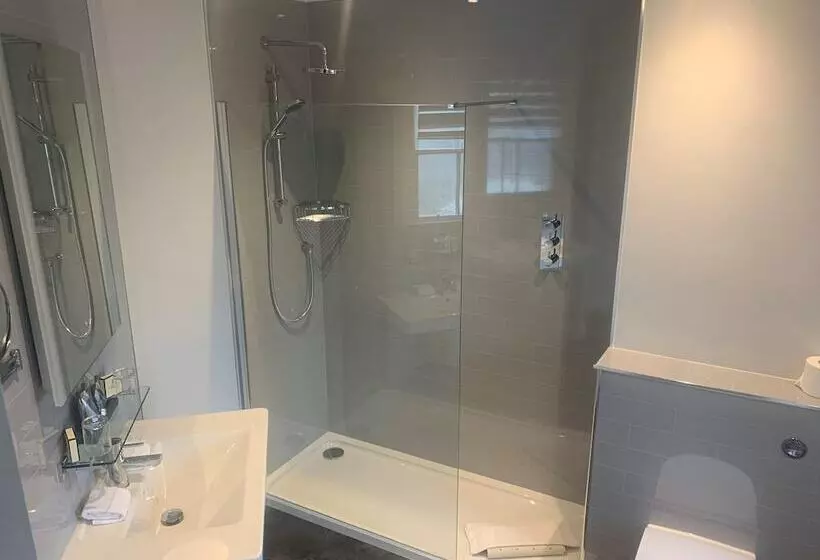 Отель The Parklands