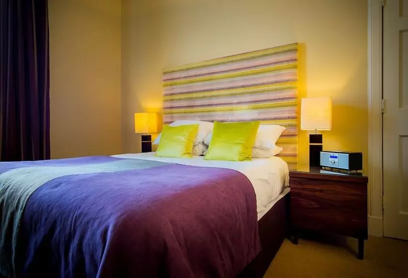 Отель The Parklands