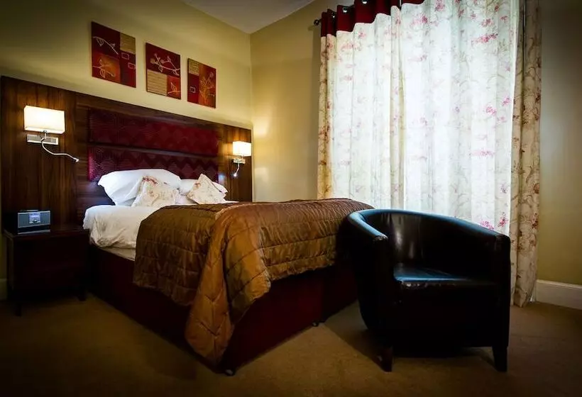 Отель The Parklands