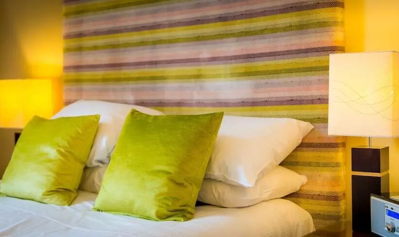 Отель The Parklands