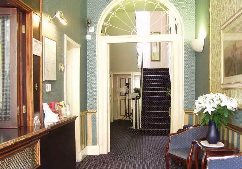 ホテル Wigmore Court