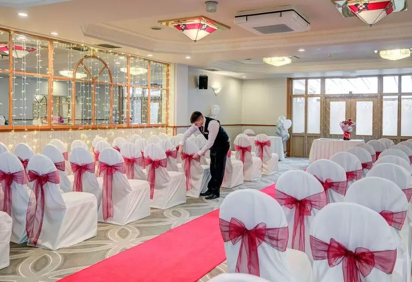 호텔 Best Western Woodlands