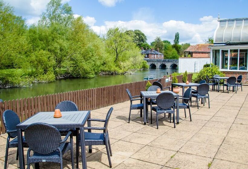 ホテル The Legacy Rose & Crown