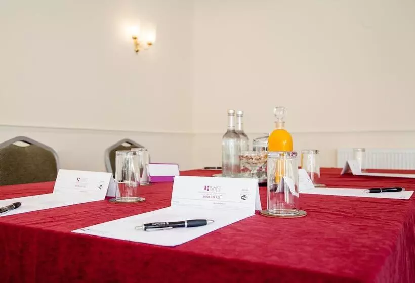 Отель The Legacy Rose & Crown