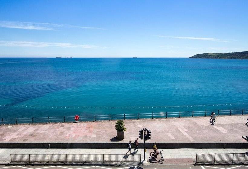 בית מלון כפרי The Queens