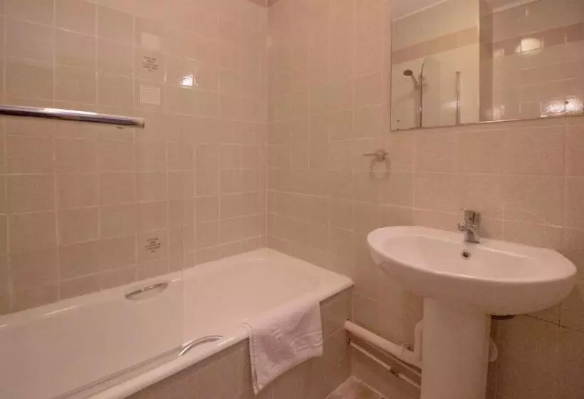 فندق Westone Manor