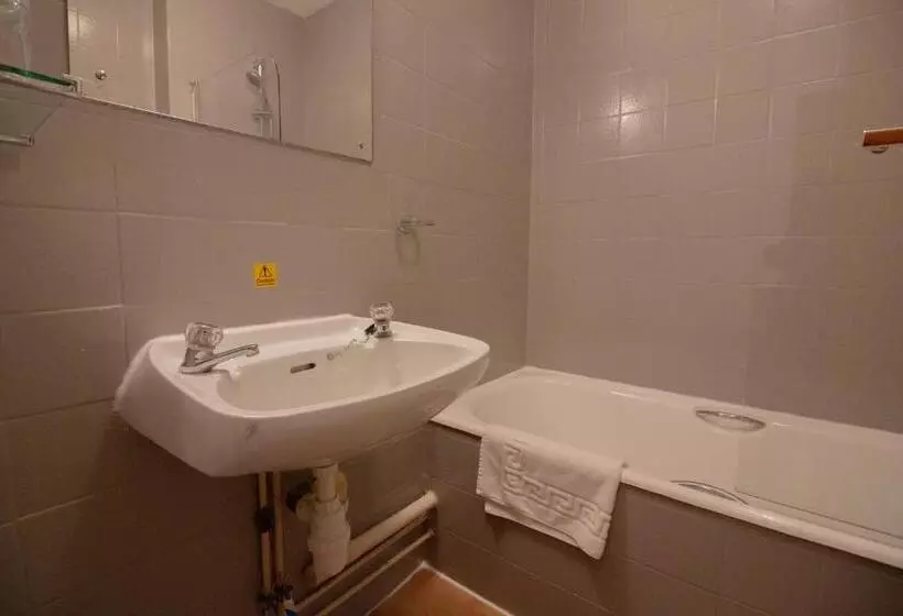 فندق Westone Manor