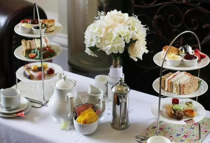 فندق Westone Manor