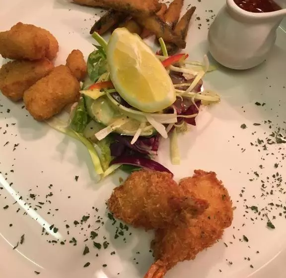 فندق Westone Manor