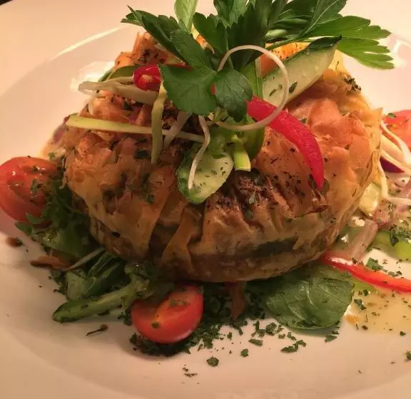 فندق Westone Manor