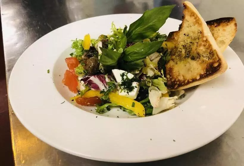 فندق Westone Manor