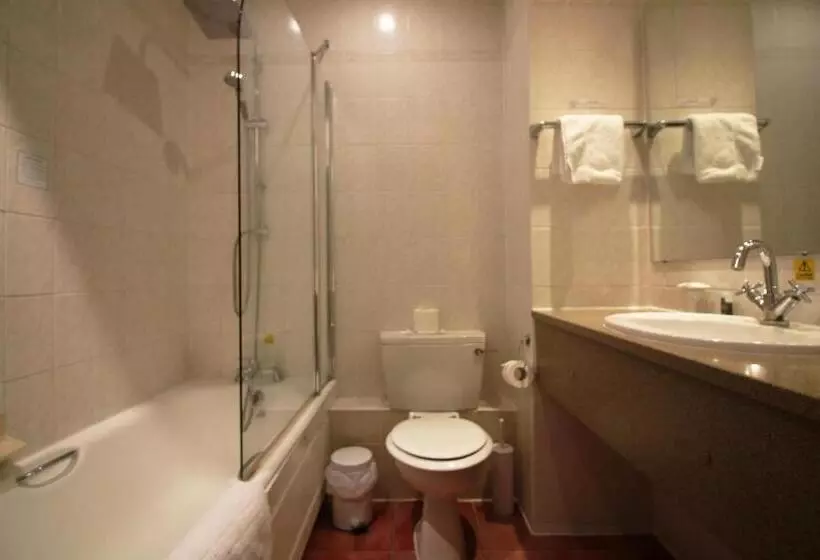 فندق Westone Manor