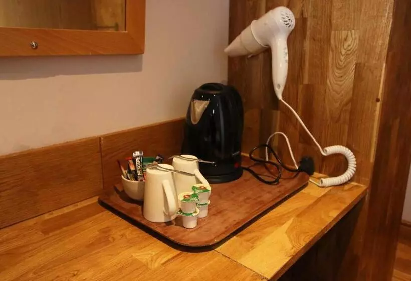 فندق Westone Manor