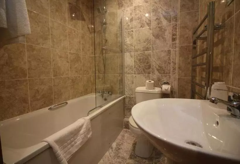 فندق Westone Manor